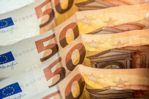 Tłumacz przysięgły Paryż . Cena za stronę: Lista Cour d’Appel
