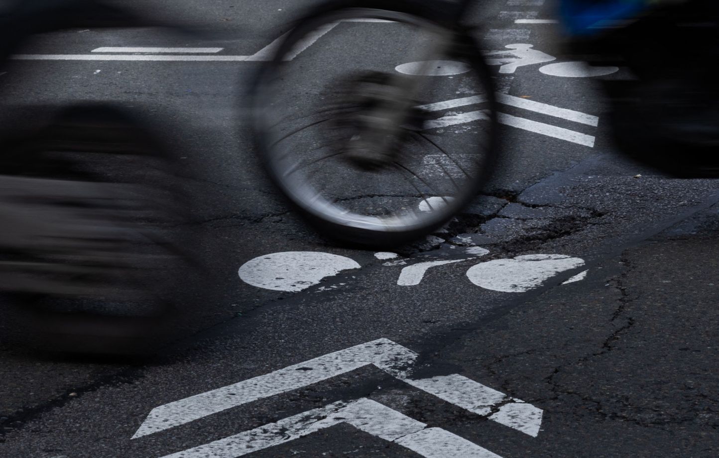 cyklista dźgnięty